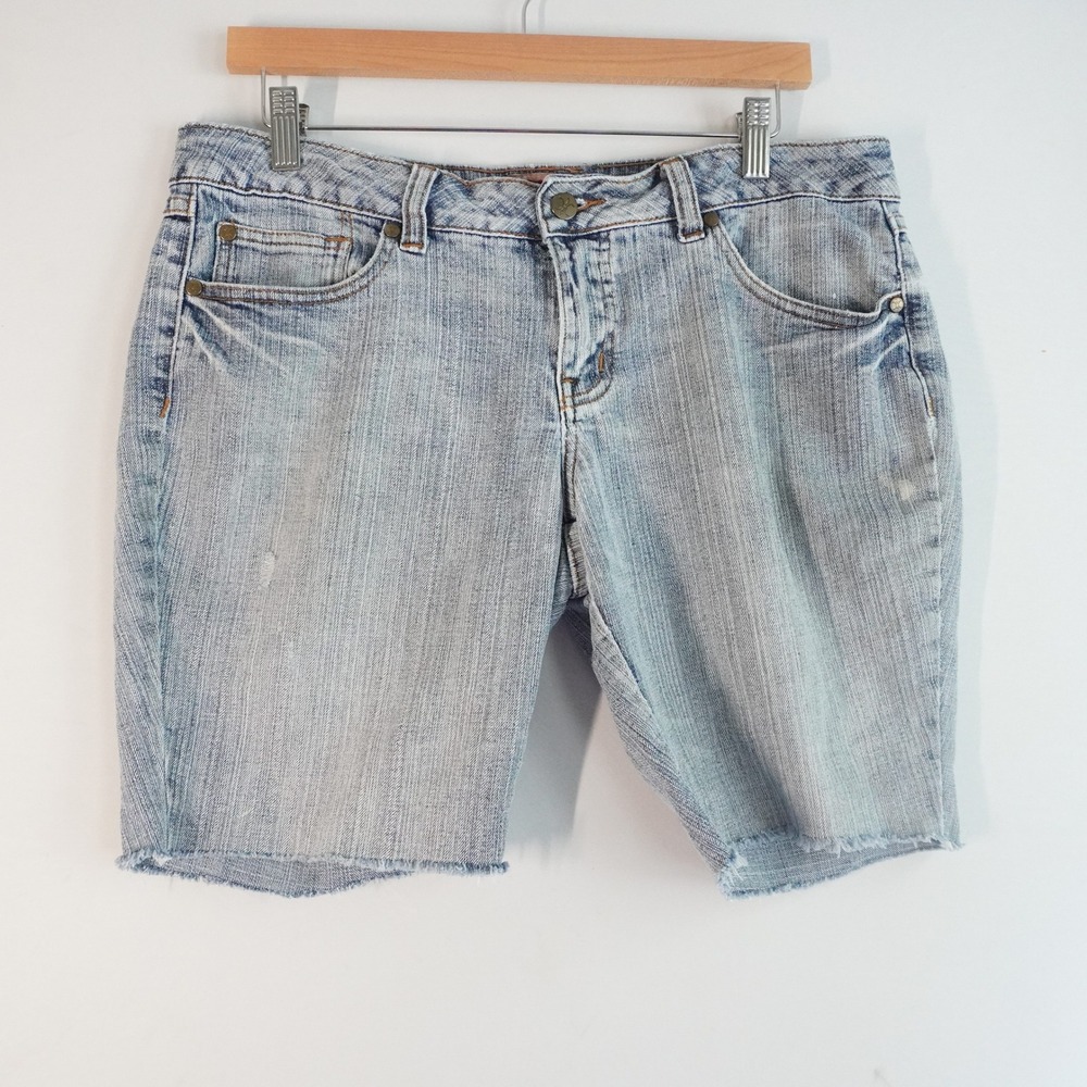 VTG Y2K NOBO Juniors 13 Light‎ Denim Bermuda Shorts Embellished Pockets Size 13